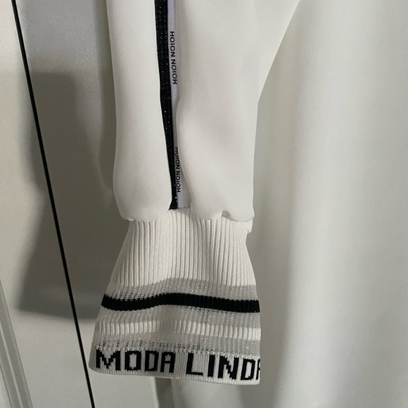 Formal white and black blouse - Picture 10 of 11